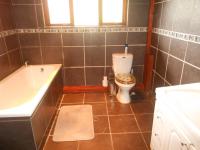 Bathroom 2 - 5 square meters of property in Muldersdrift