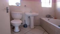 Bathroom 1 - 5 square meters of property in Roodekop