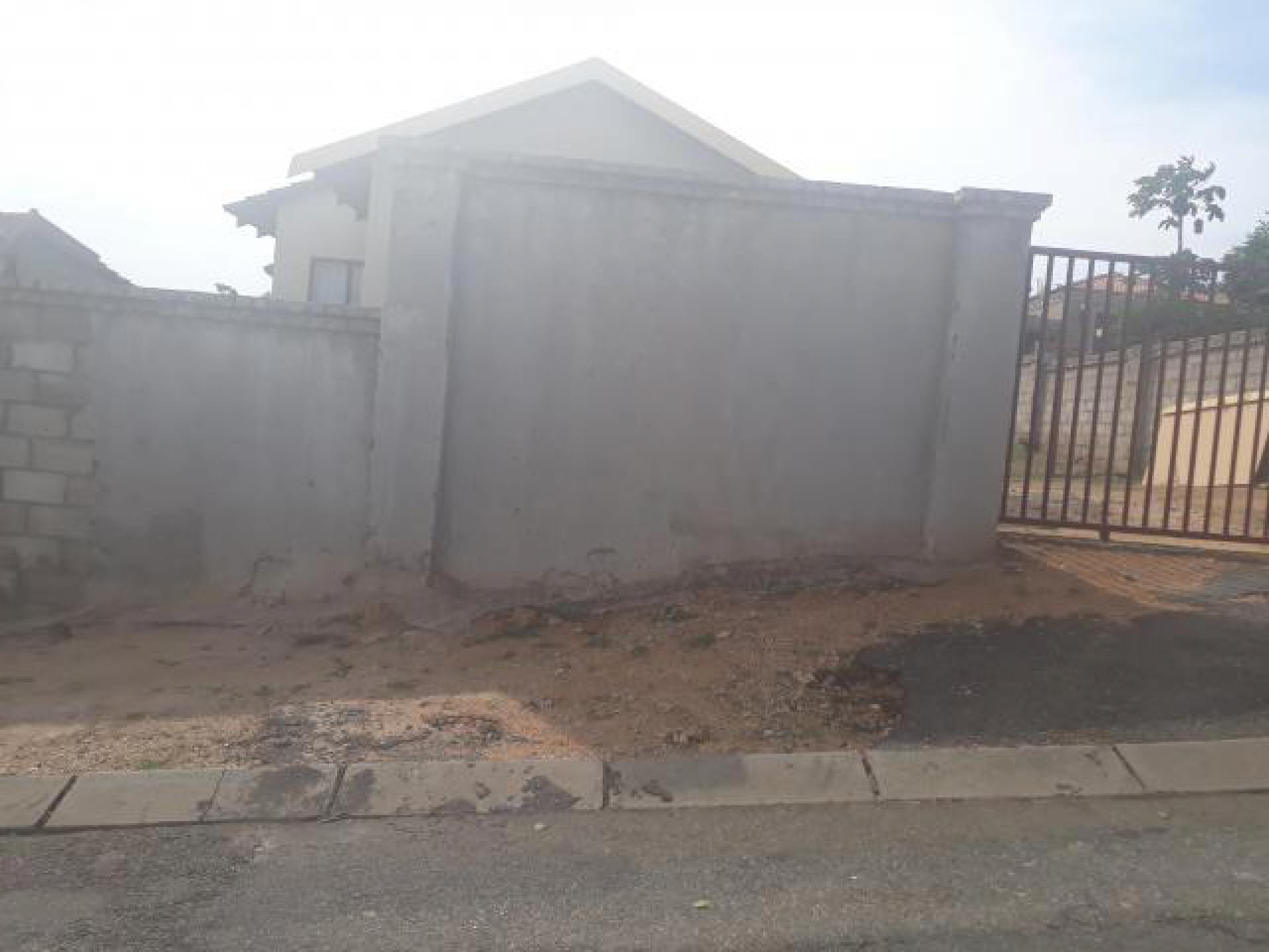 Front View of property in Kamagugu