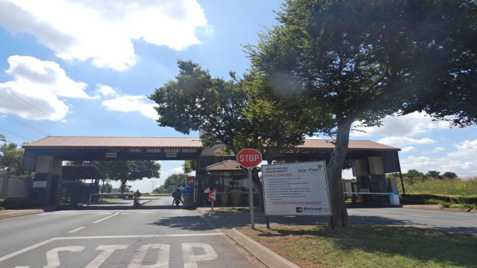 Front View of property in Centurion Central