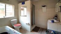 Main Bathroom - 7 square meters of property in Aerorand - MP