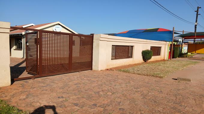 2 Bedroom Freehold Residence to Rent in Protea Glen - Property to rent - MR168019