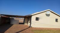 Carport  of property in Protea Glen