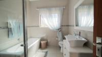 Bathroom 2 - 10 square meters of property in Hartbeespoort