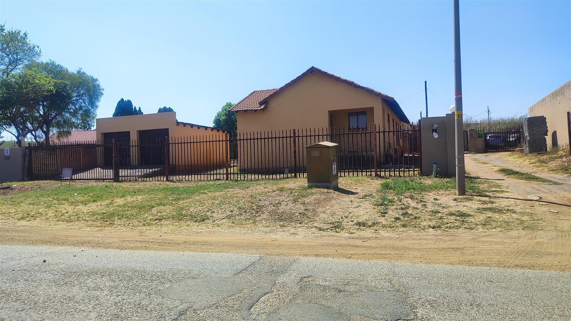 Front View of property in Esther Park