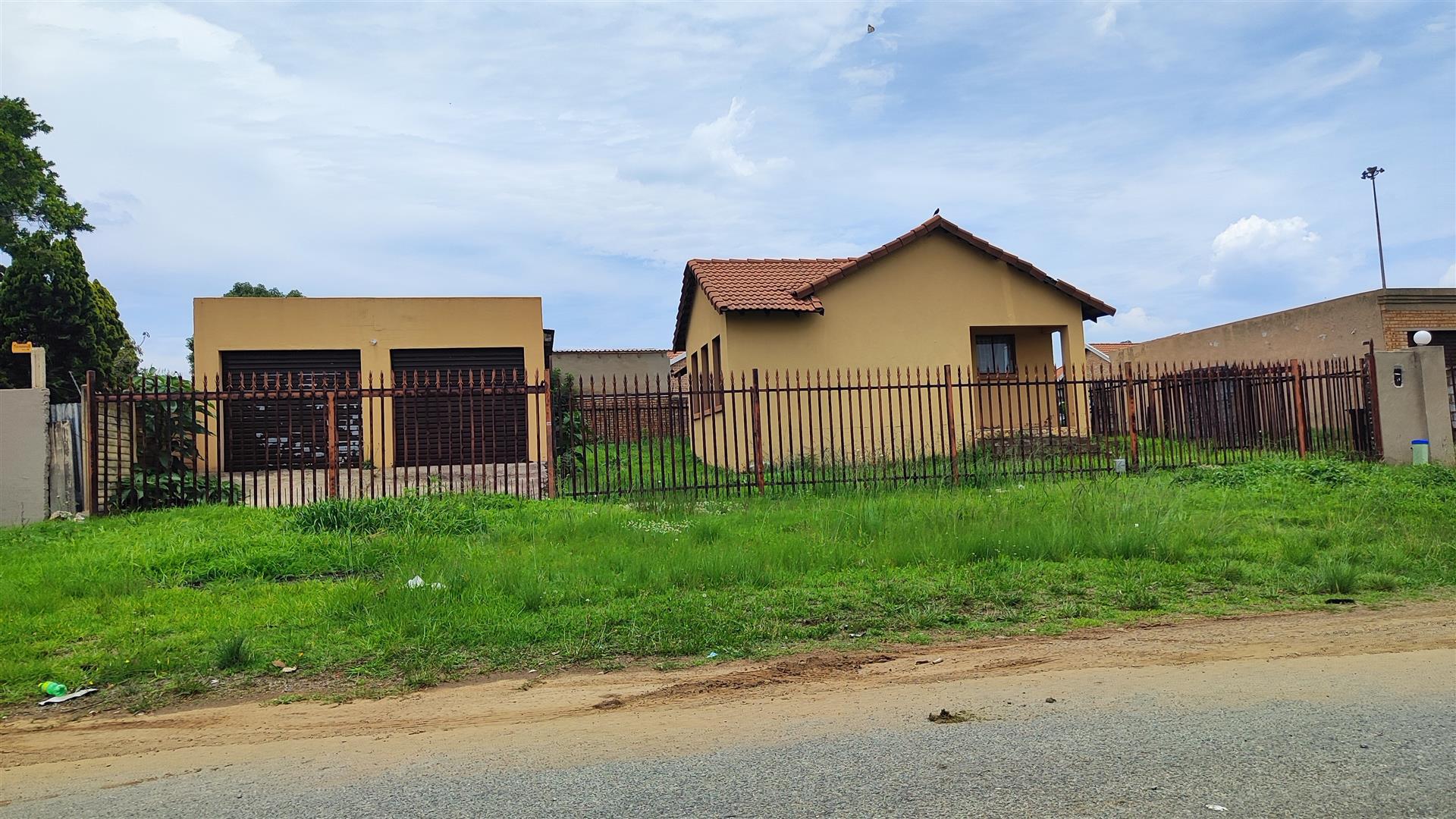 Front View of property in Esther Park