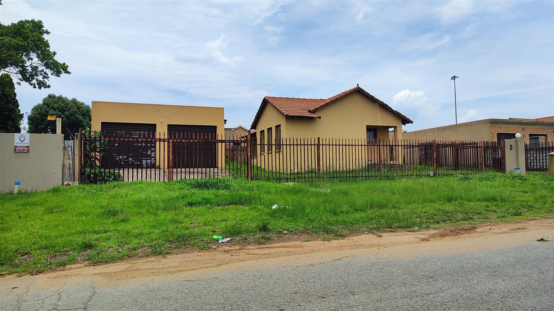 Front View of property in Esther Park