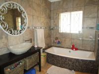 Bathroom 1 - 9 square meters of property in Valley Settlement
