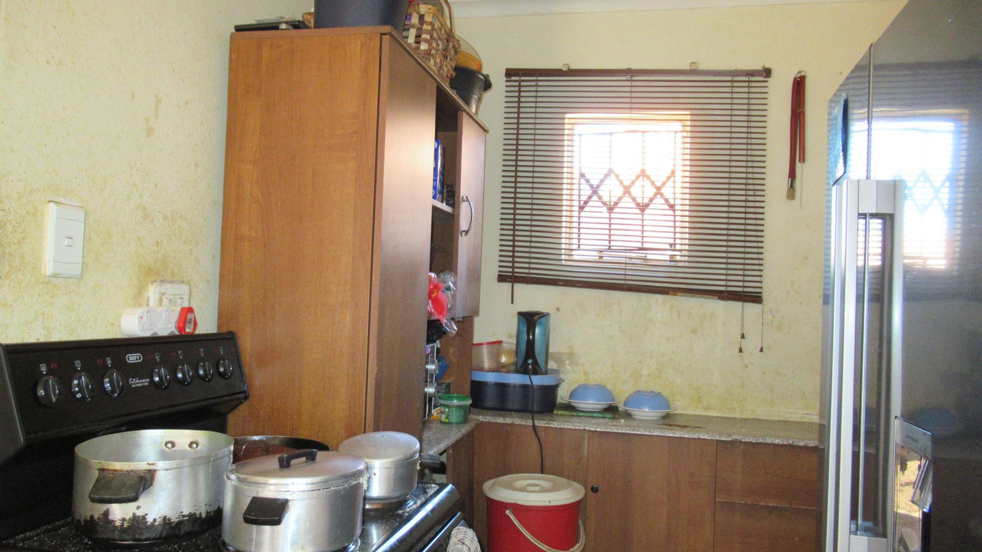 Kitchen - 5 square meters of property in Odinburg Gardens
