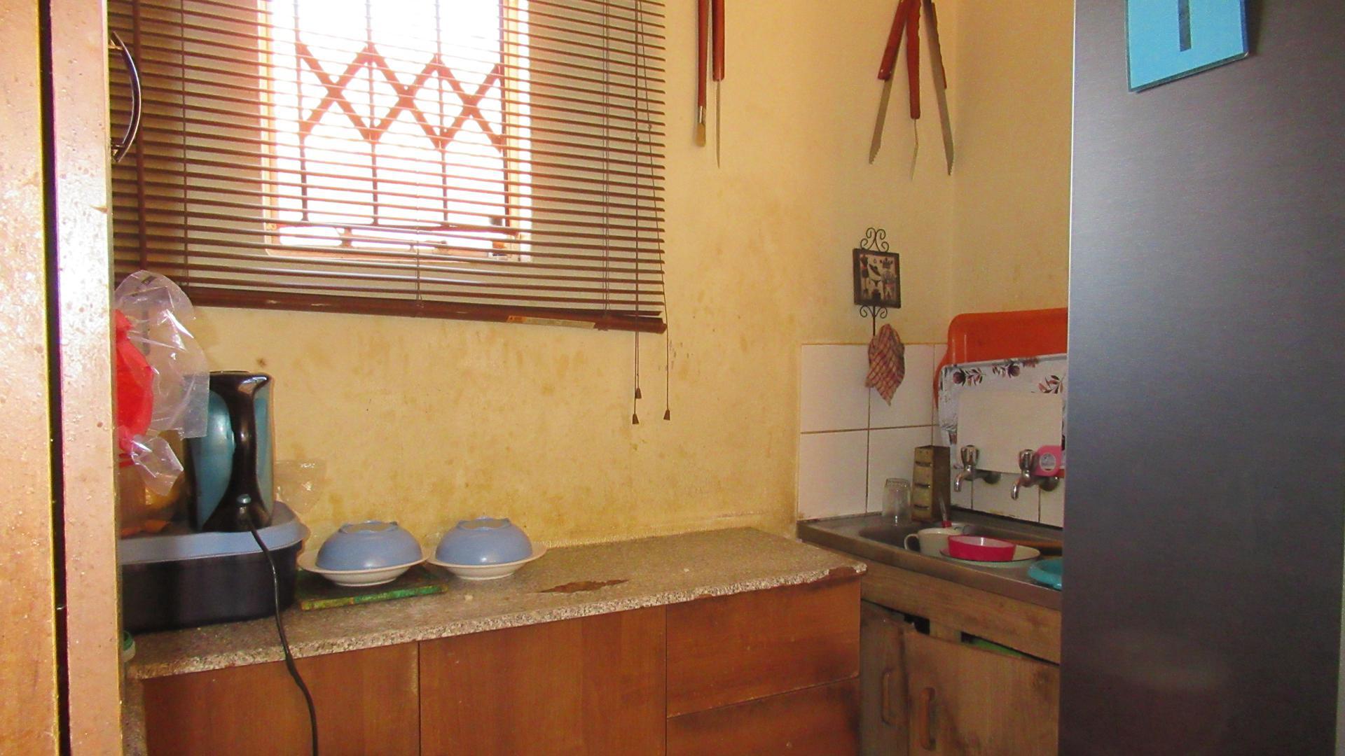 Kitchen - 5 square meters of property in Odinburg Gardens