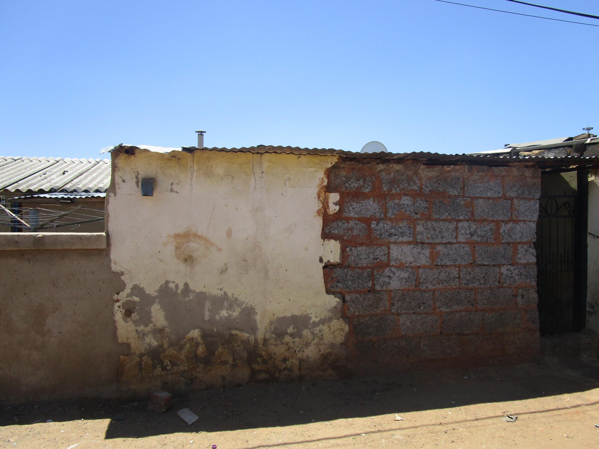 Front View of property in Dobsonville