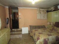 Main Bedroom - 28 square meters of property in Dobsonville