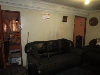 Lounges - 15 square meters of property in Dobsonville
