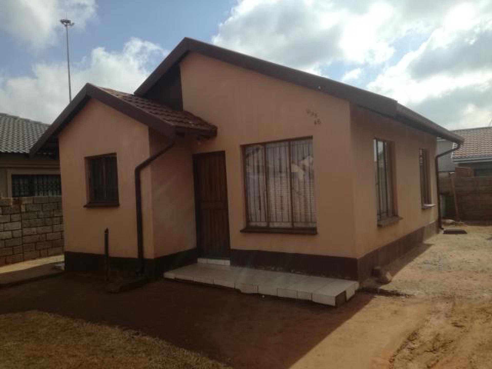 Front View of property in Dobsonville Gardens