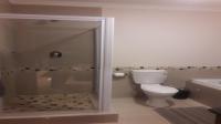 Main Bathroom - 6 square meters of property in Bloemfontein