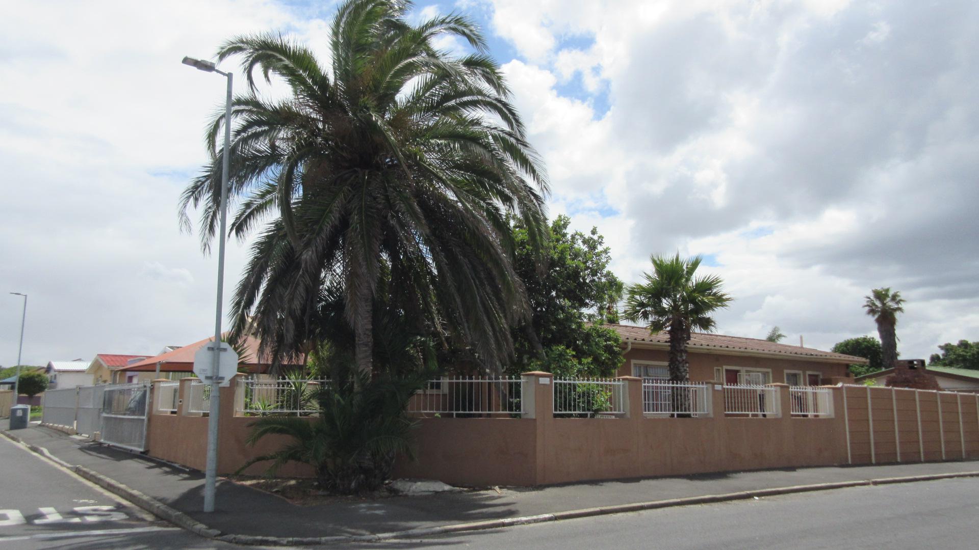 Front View of property in Parow Central