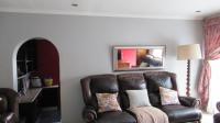 Lounges - 20 square meters of property in Terenure