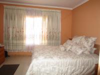 Main Bedroom - 25 square meters of property in Protea Glen