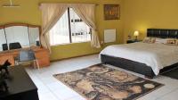 Main Bedroom - 28 square meters of property in Bloemfontein