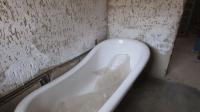 Bathroom 1 - 5 square meters of property in Protea North