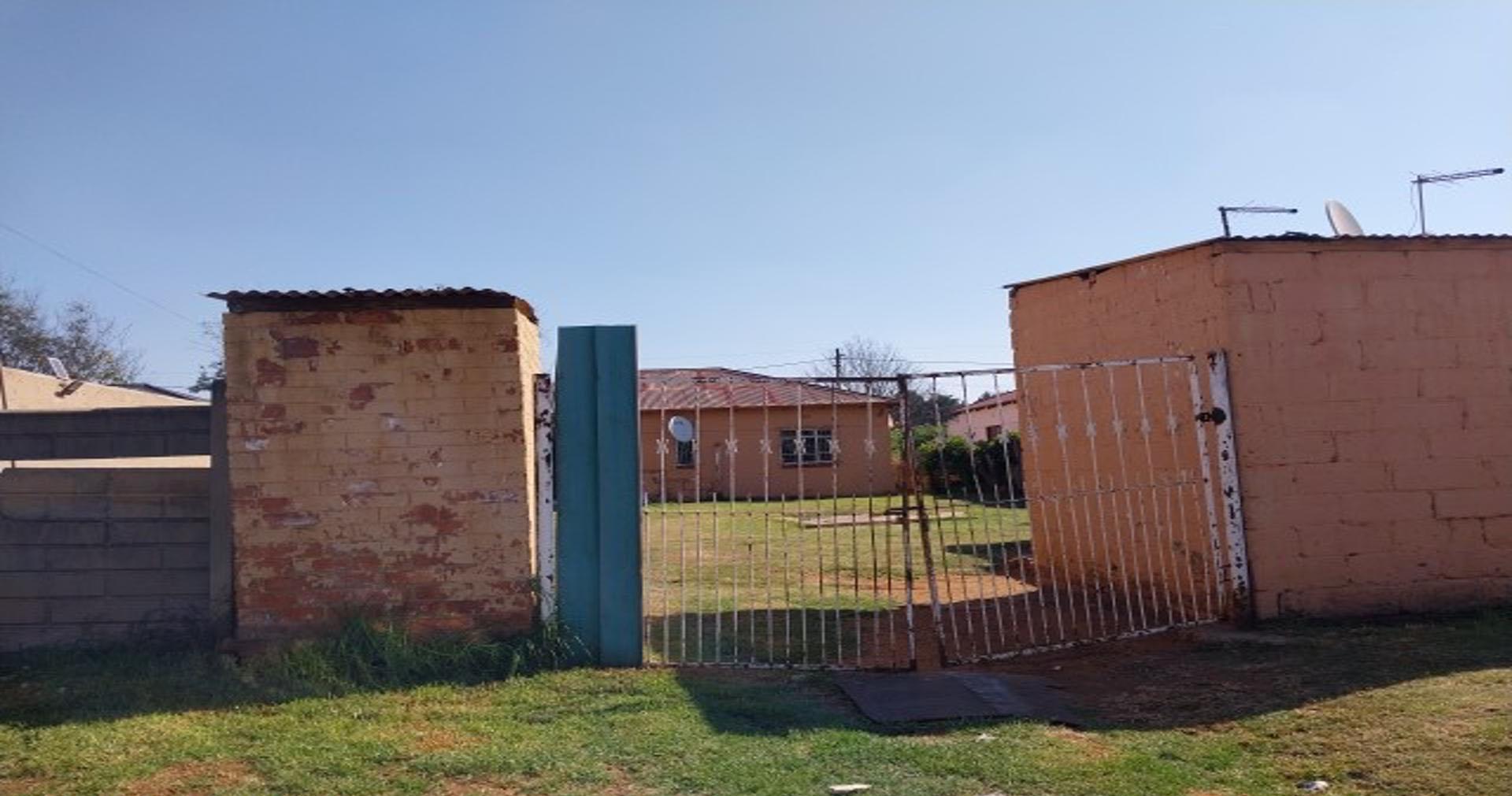 Front View of property in Vereeniging