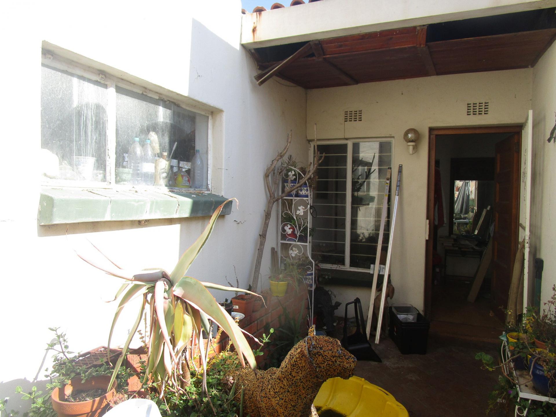 Spaces - 18 square meters of property in Ormonde