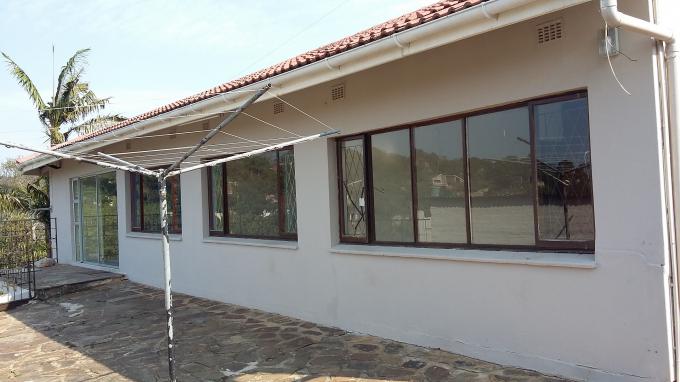 4 Bedroom House to Rent in Amanzimtoti  - Property to rent - MR170456