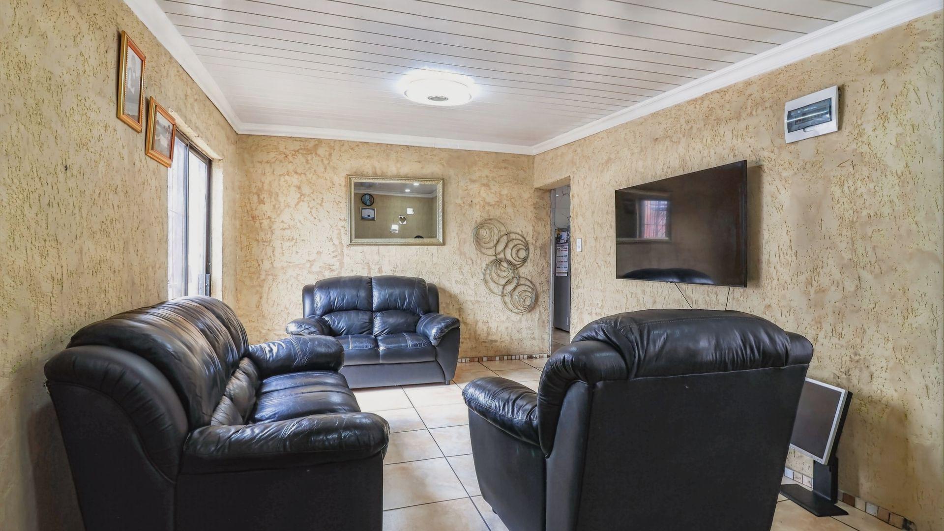 Lounges of property in Westbury