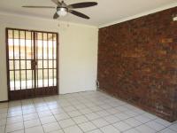 Lounges - 14 square meters of property in Greenhills
