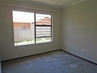 Bed Room 1 - 13 square meters of property in Greenhills