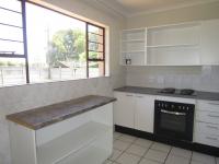 Kitchen - 13 square meters of property in Greenhills