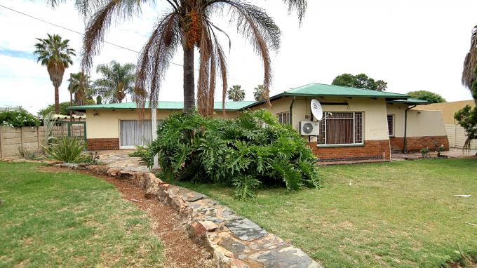 2 Bedroom Apartment to Rent in Booysens - Property to rent - MR170845