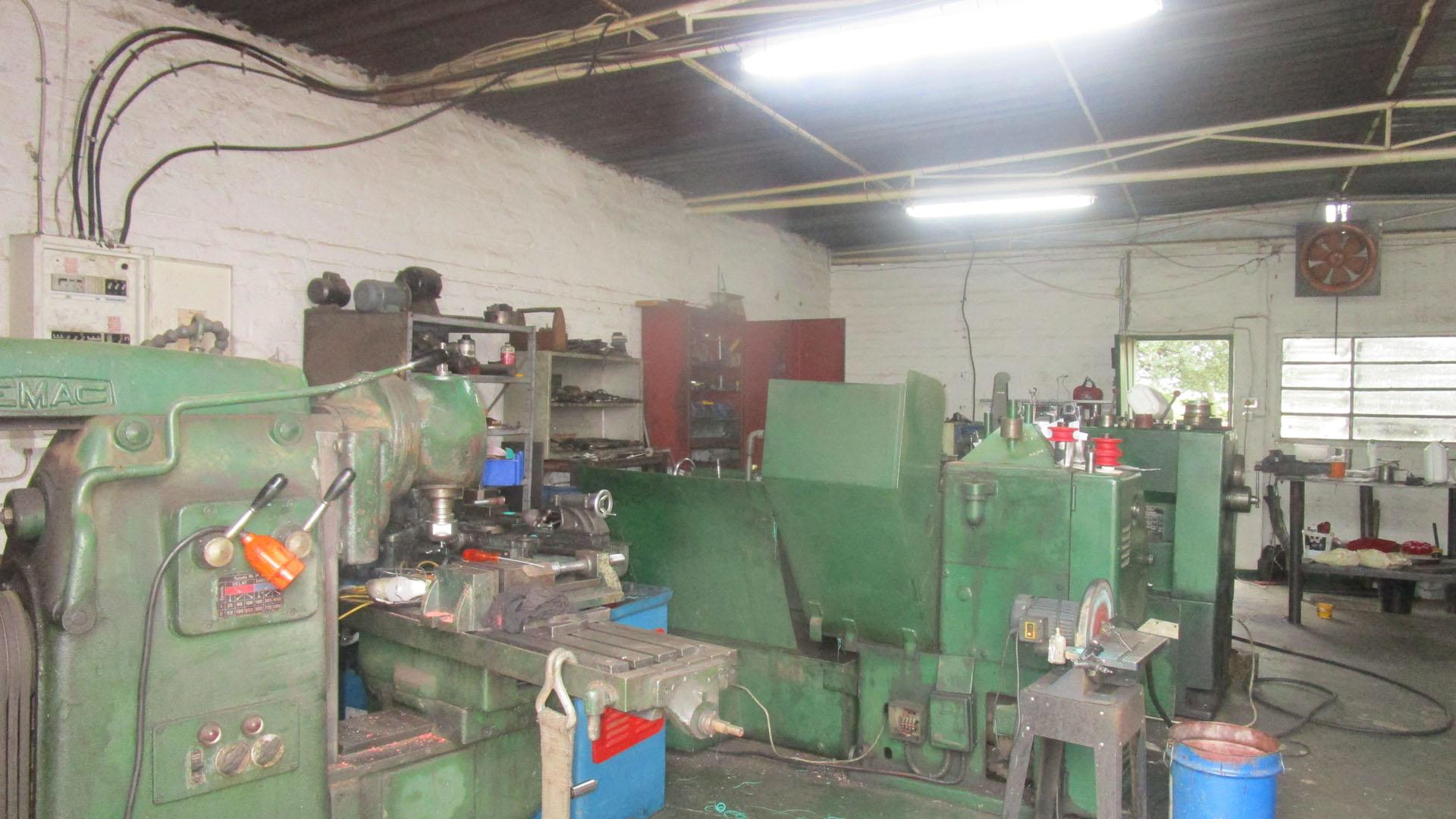 Rooms - 240 square meters of property in Mooilande AH