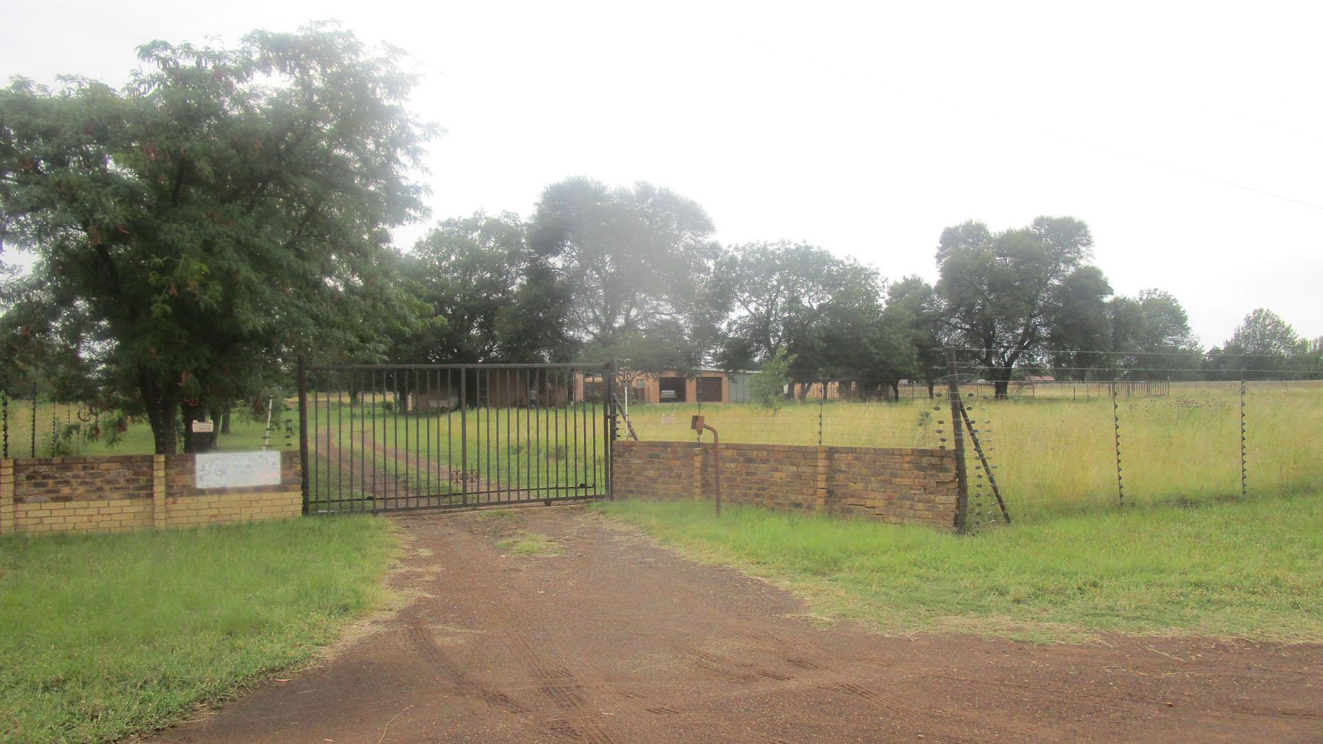 Front View of property in Mooilande AH