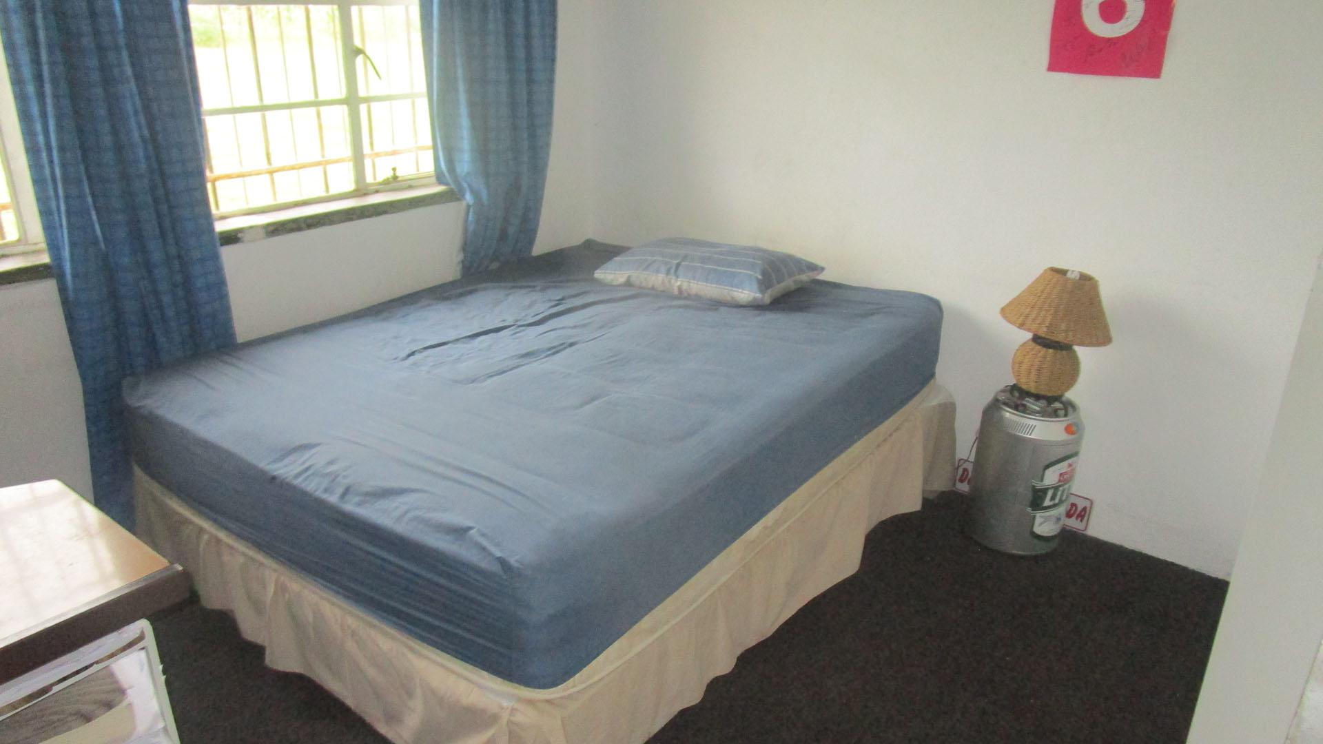 Bed Room 1 - 13 square meters of property in Mooilande AH