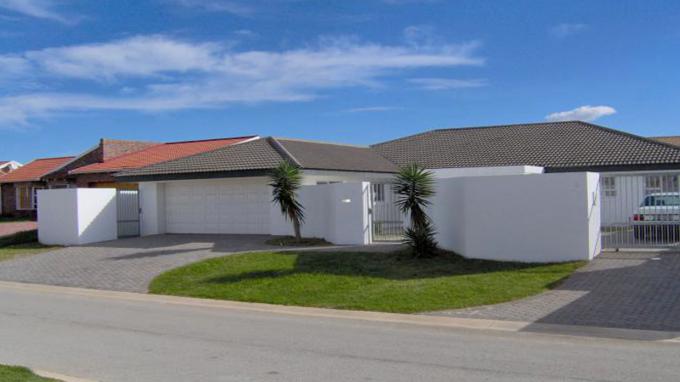 3 Bedroom House for Sale For Sale in Port Elizabeth Central - Private Sale - MR171362