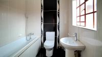Main Bathroom - 5 square meters of property in Riamarpark