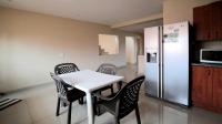 Kitchen - 25 square meters of property in Riamarpark