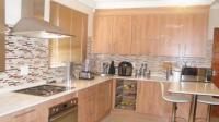 Kitchen - 14 square meters of property in Bendor