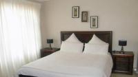 Bed Room 1 - 11 square meters of property in Bendor