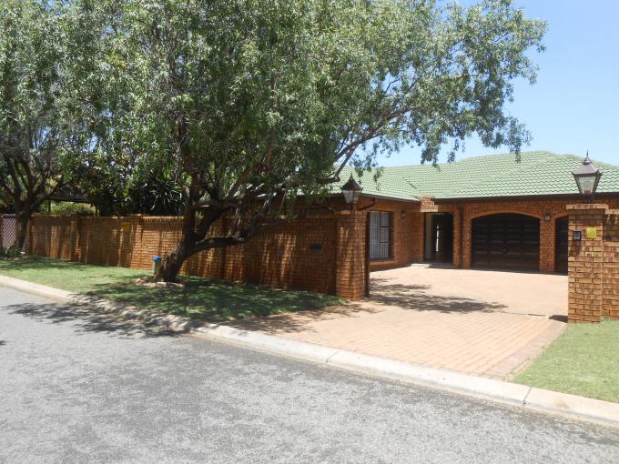 4 Bedroom House for Sale For Sale in Sunward park - Home Sell - MR171949