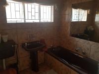 Bathroom 1 - 5 square meters of property in Dalpark