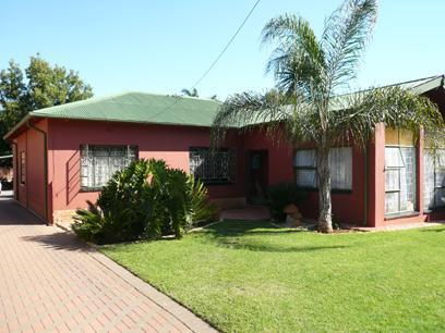 4 Bedroom House for Sale For Sale in Parktown Estate - Home Sell - MR17229