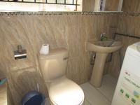 Bathroom 2 - 6 square meters of property in Ennerdale
