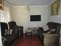 Lounges - 10 square meters of property in Ennerdale