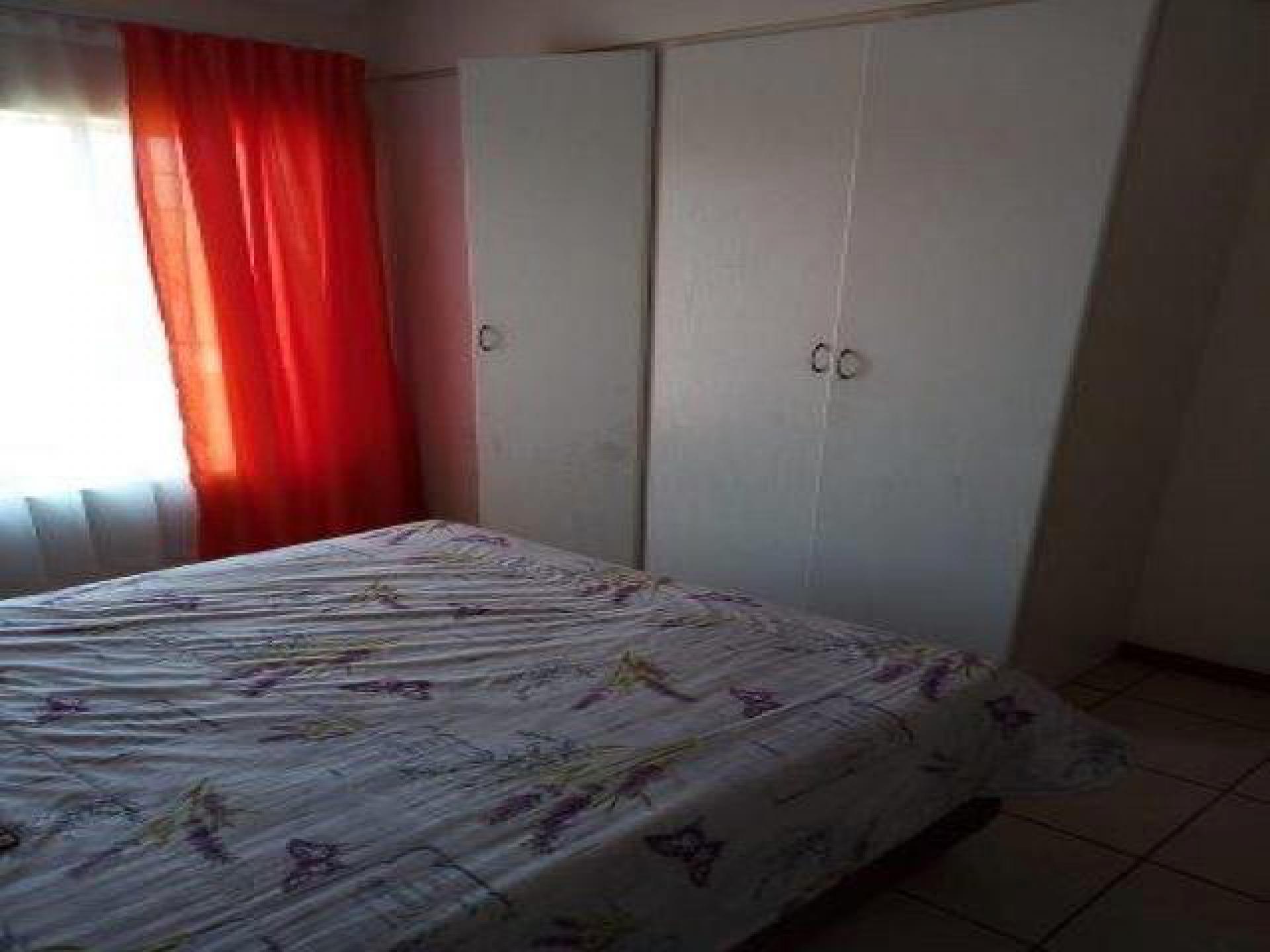 Main Bedroom - 13 square meters of property in Pretoria North
