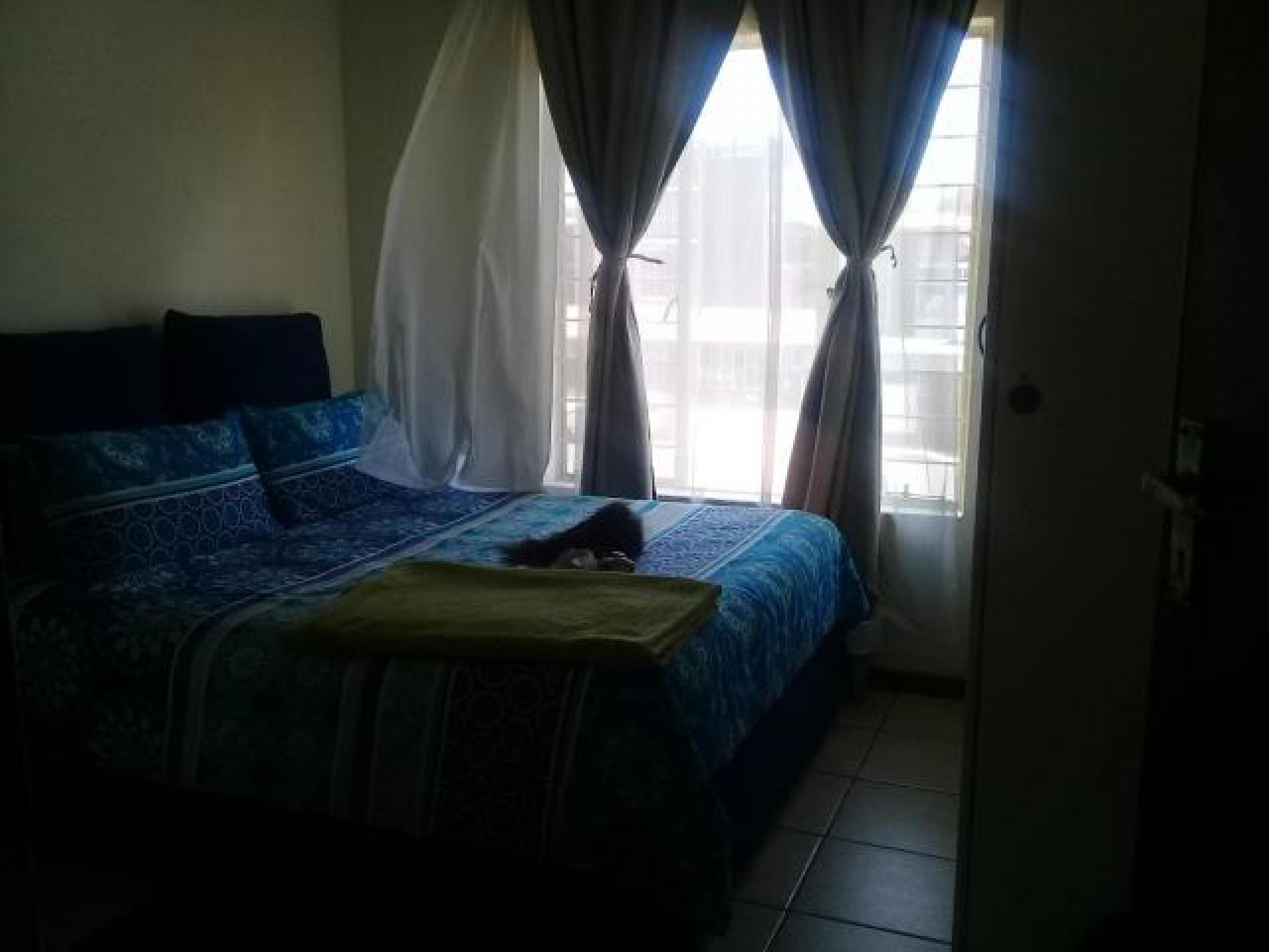 Main Bedroom - 13 square meters of property in Pretoria North