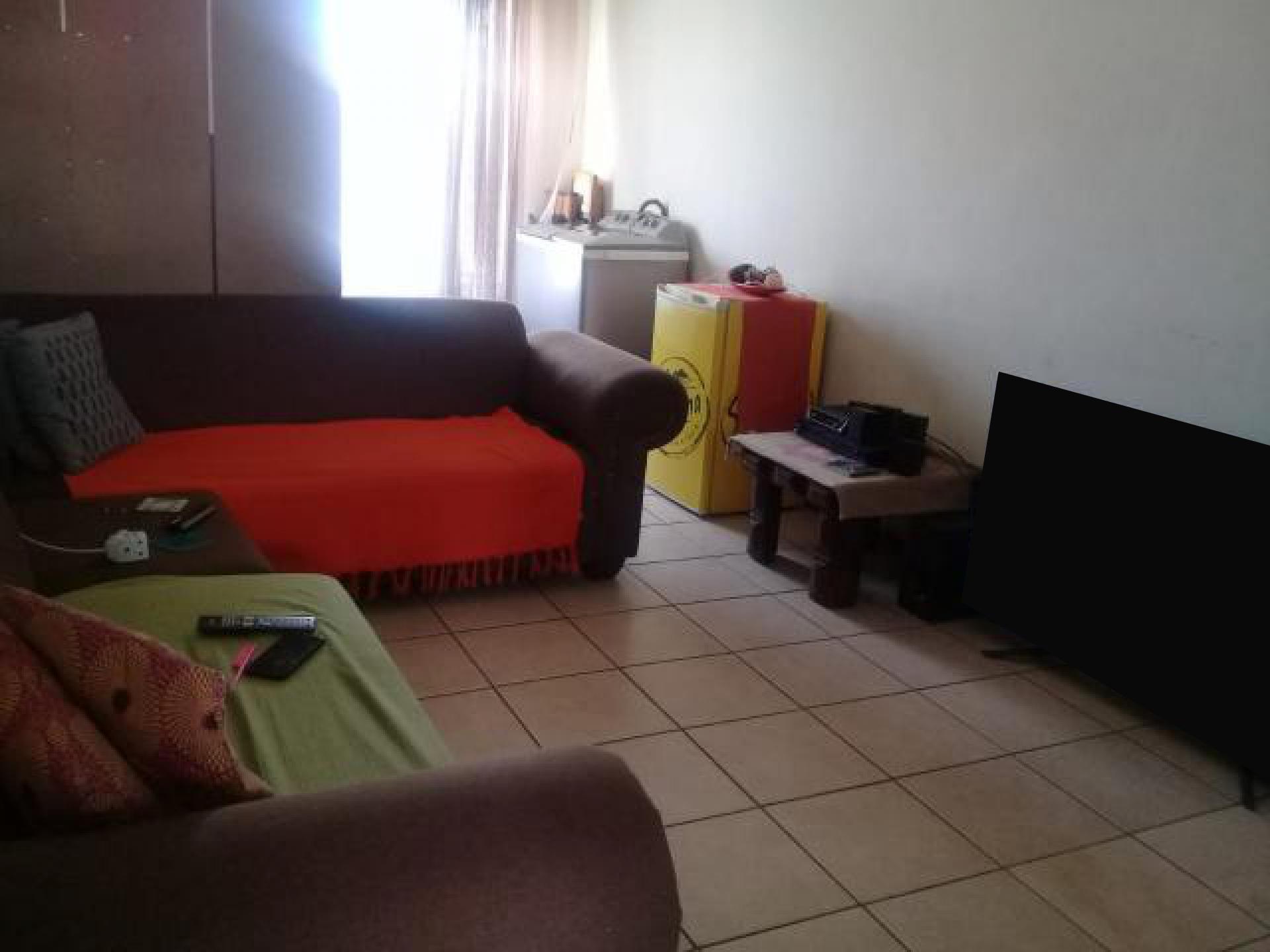 Lounges - 13 square meters of property in Pretoria North