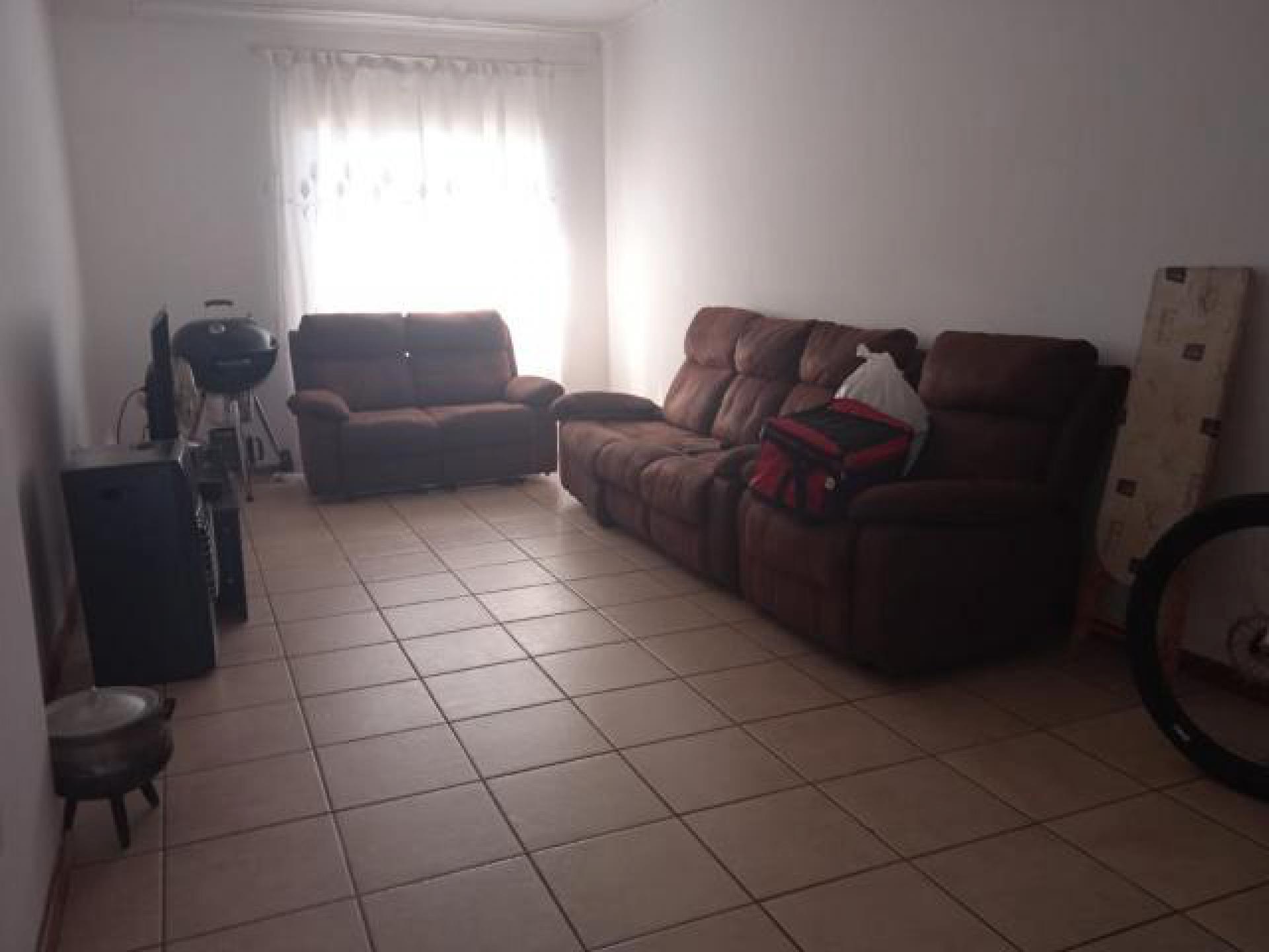 Lounges - 13 square meters of property in Pretoria North