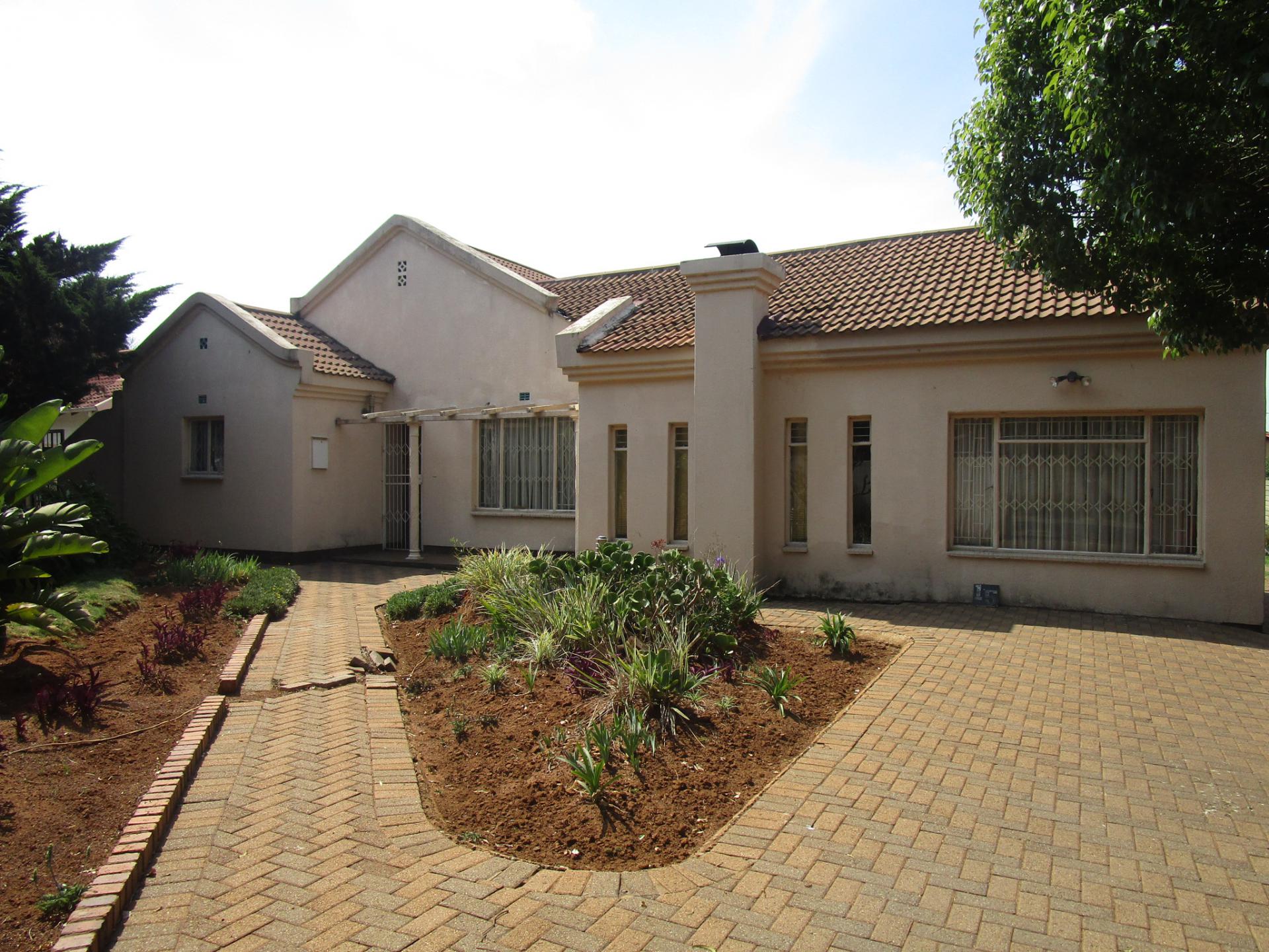 Front View of property in Mayberry Park